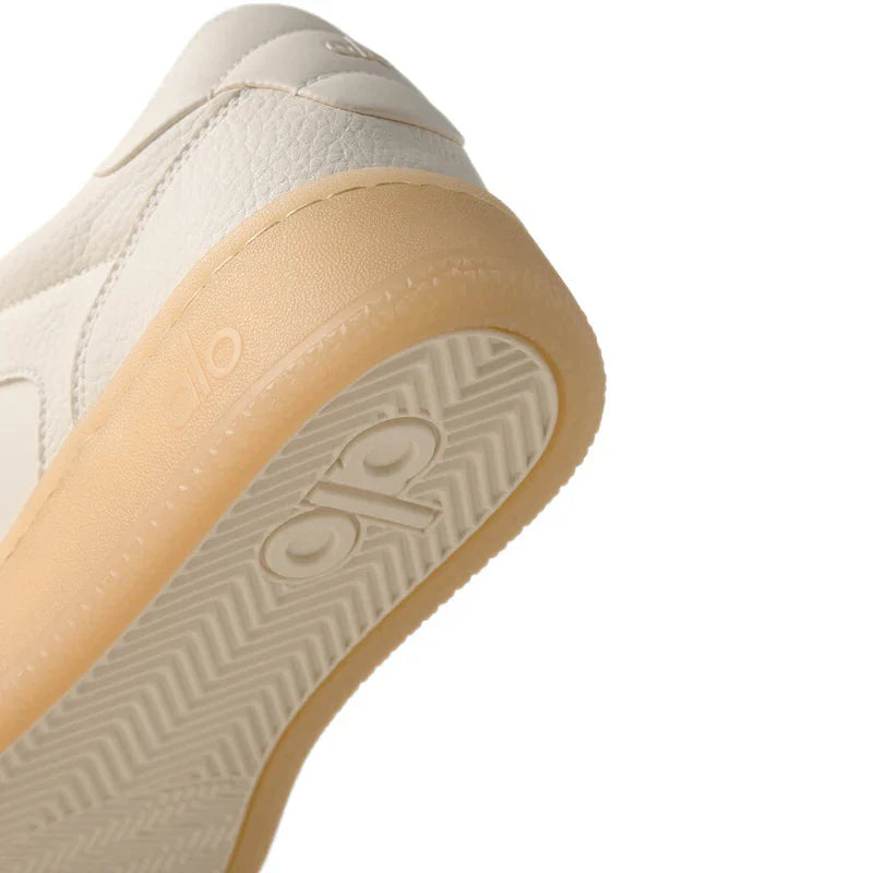 Alo Recovery Mode Sneaker- CLAY/Beige