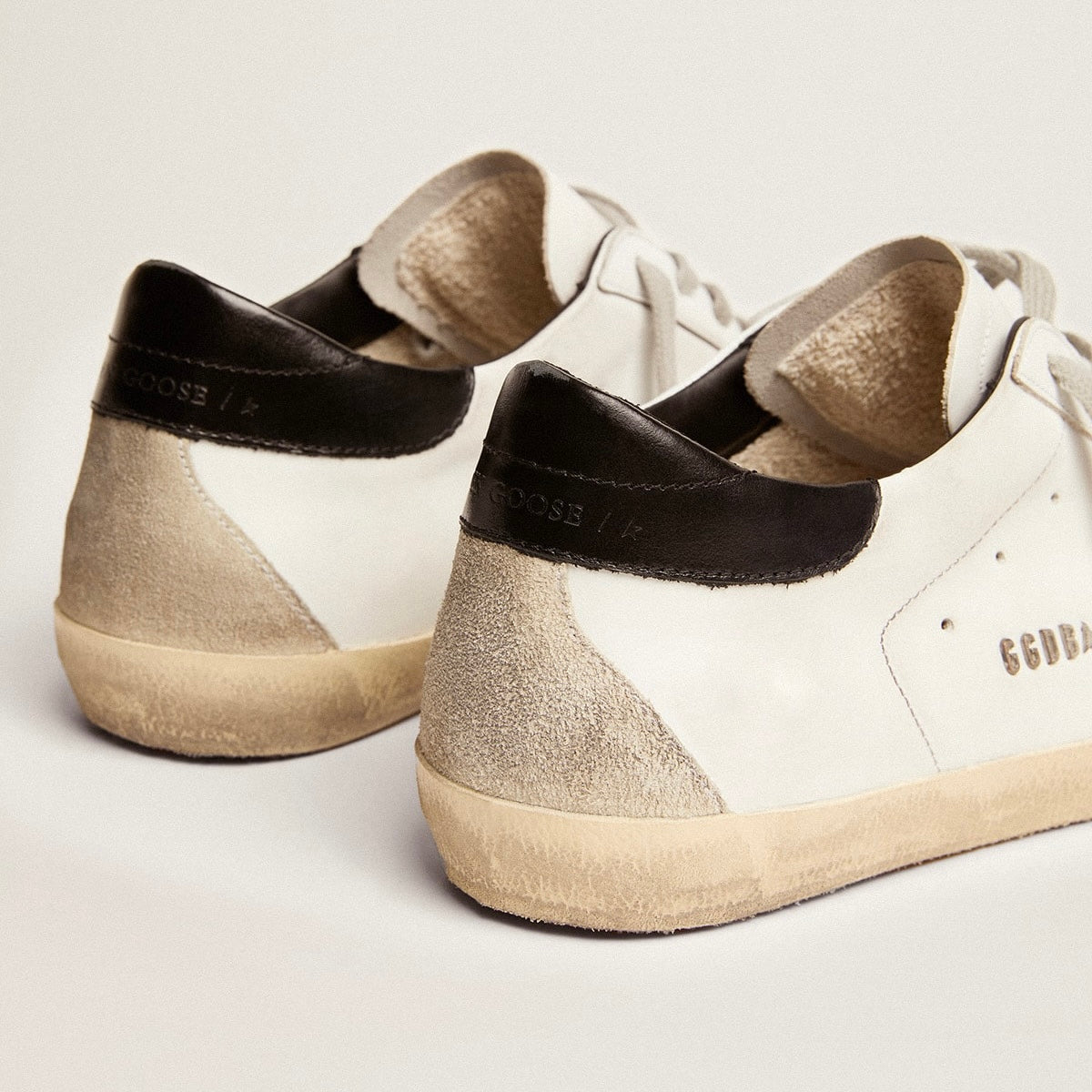 Golden Goose Super-Star with black heel tab and metal stud lettering(Unisex)