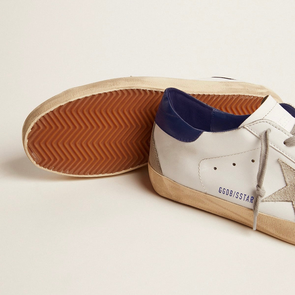 Golden Goose Super-Star with suede star and blue heel tab(Men's)