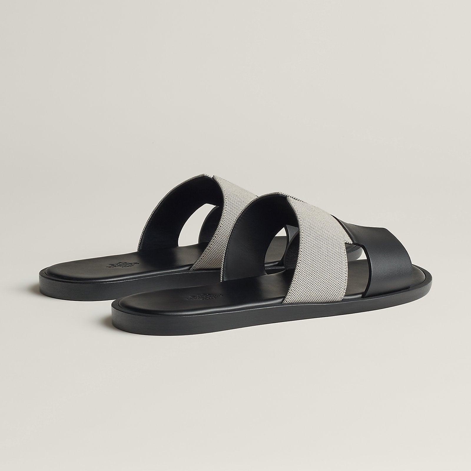 Hermès Izmir sandal 'Prunoir / Noir'
