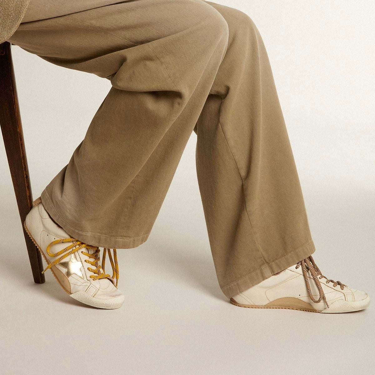 Golden Goose True-Star in white nappa leather with gold star and beige suede heel tab(Women's)